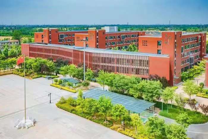 2025遵义桐梓400分可以读的民办高中一年学费多少+2025遵义桐梓冲刺班排名一览