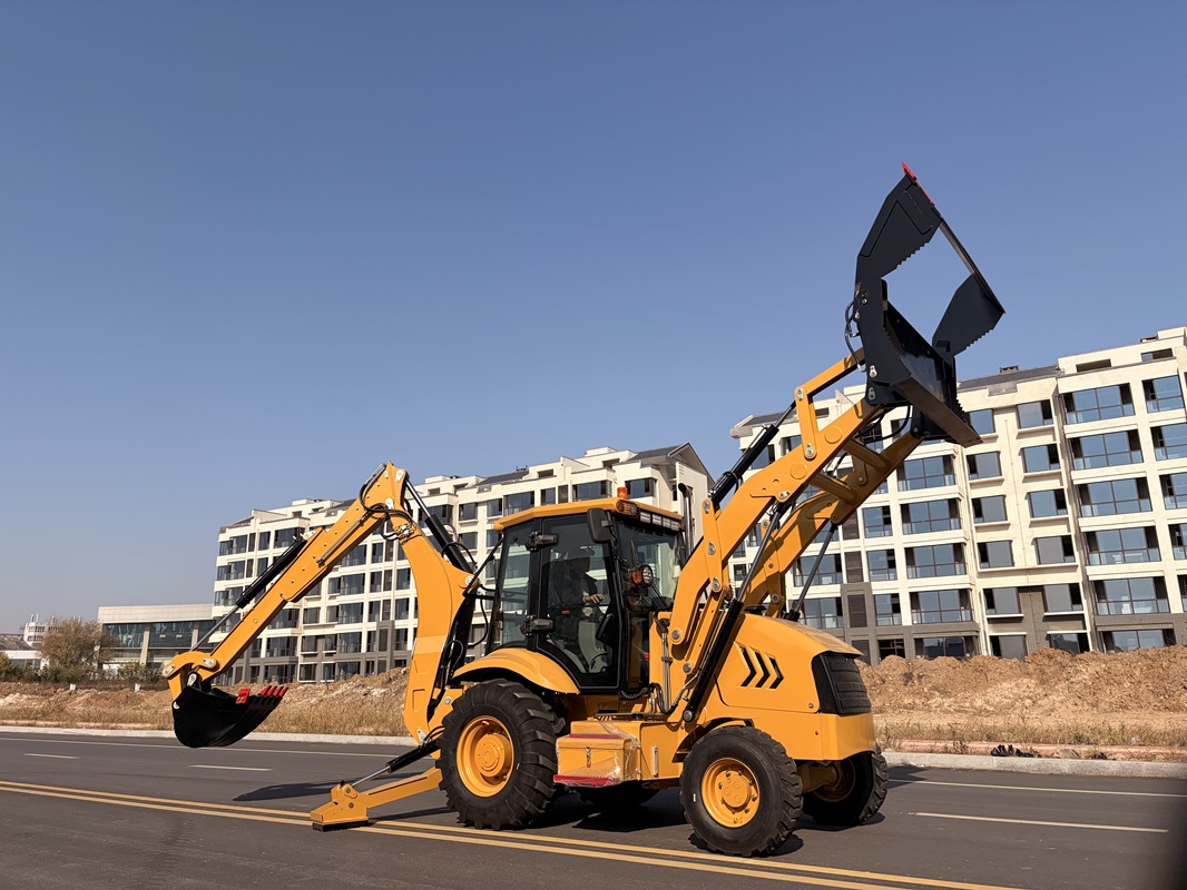 2026年可靠的道路清扫车/两头忙挖掘装载机厂家热门推荐